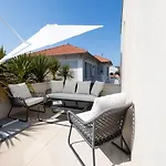펜션 Schickes Und Modernes Maisonette Im Stadtzentrum By Interhome