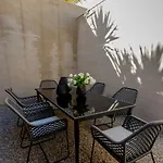 Schickes Und Modernes Maisonette Im Stadtzentrum By Interhome