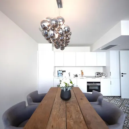 Semesterbostad Schickes Und Modernes Maisonette Im Stadtzentrum By Interhome