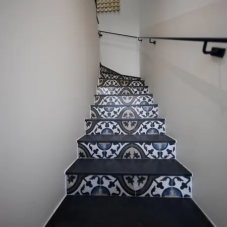 펜션 Schickes Und Modernes Maisonette Im Stadtzentrum By Interhome