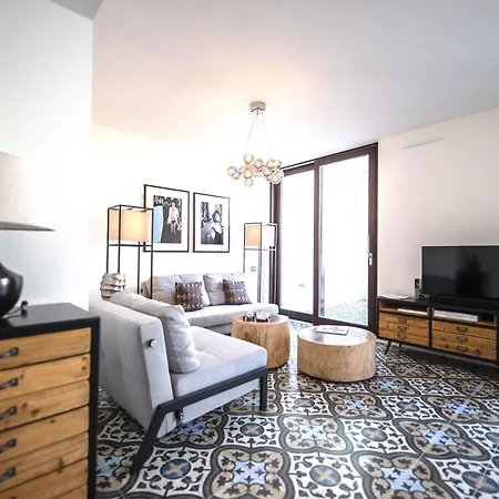 Schickes Und Modernes Maisonette Im Stadtzentrum By Interhome Hébergement de vacances *