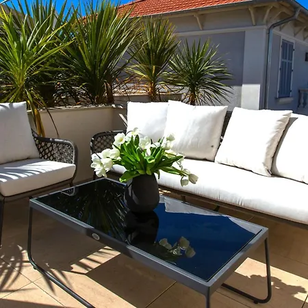 Schickes Und Modernes Maisonette Im Stadtzentrum By Interhome Saint-Tropez