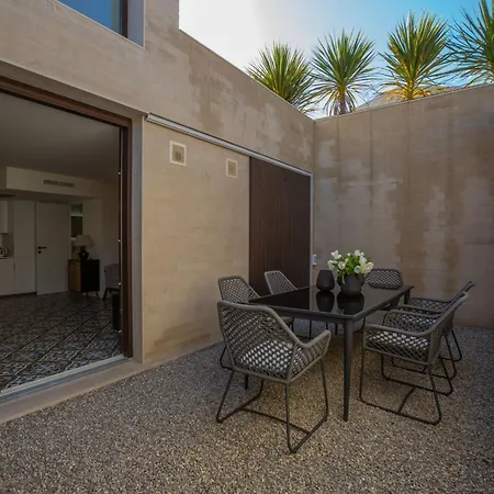 Vakantiehuis Schickes Und Modernes Maisonette Im Stadtzentrum By Interhome Saint-Tropez