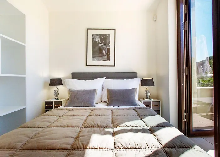 Schickes Und Modernes Maisonette Im Stadtzentrum By Interhome