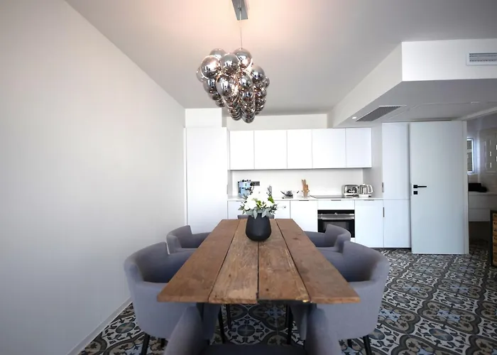 Holiday home Schickes Und Modernes Maisonette Im Stadtzentrum By Interhome