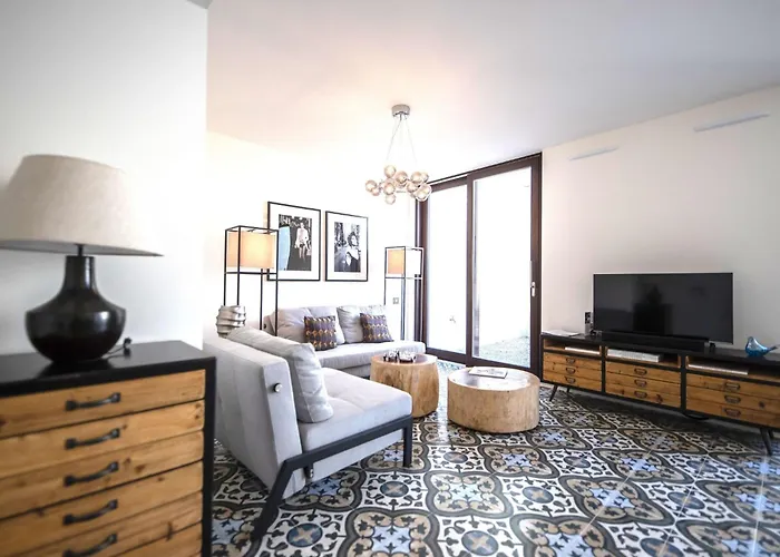 Schickes Und Modernes Maisonette Im Stadtzentrum By Interhome Holiday home *