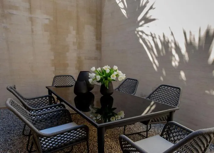 Schickes Und Modernes Maisonette Im Stadtzentrum By Interhome