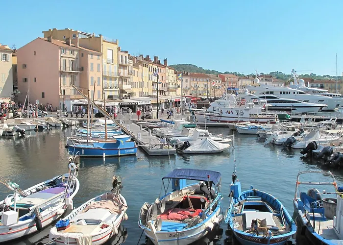 Schickes Und Modernes Maisonette Im Stadtzentrum By Interhome * Saint-Tropez